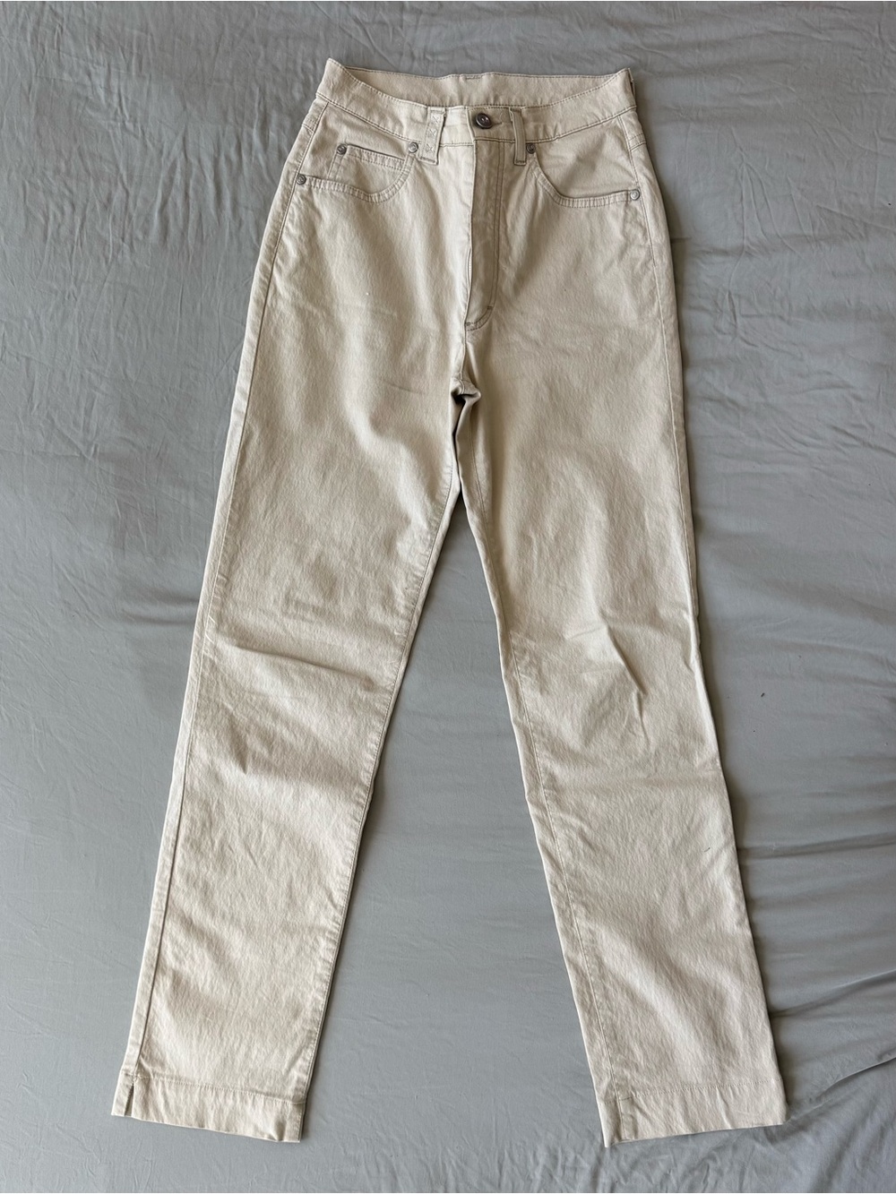 Dismero Italian Luxury Brand Women's High-Rise Straight-Leg Jeans in Cream